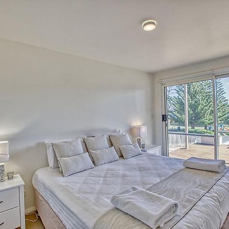 Quarterdeck Apartment Binalong Bay Exteriér fotografie