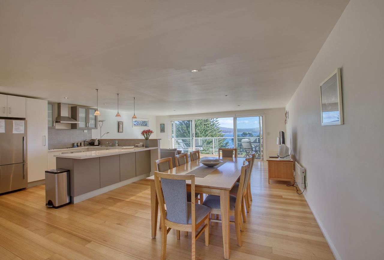 Quarterdeck Apartment Binalong Bay Exteriér fotografie