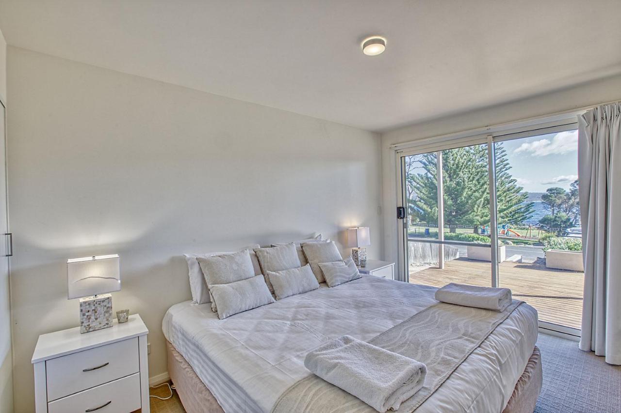 Quarterdeck Apartment Binalong Bay Exteriér fotografie