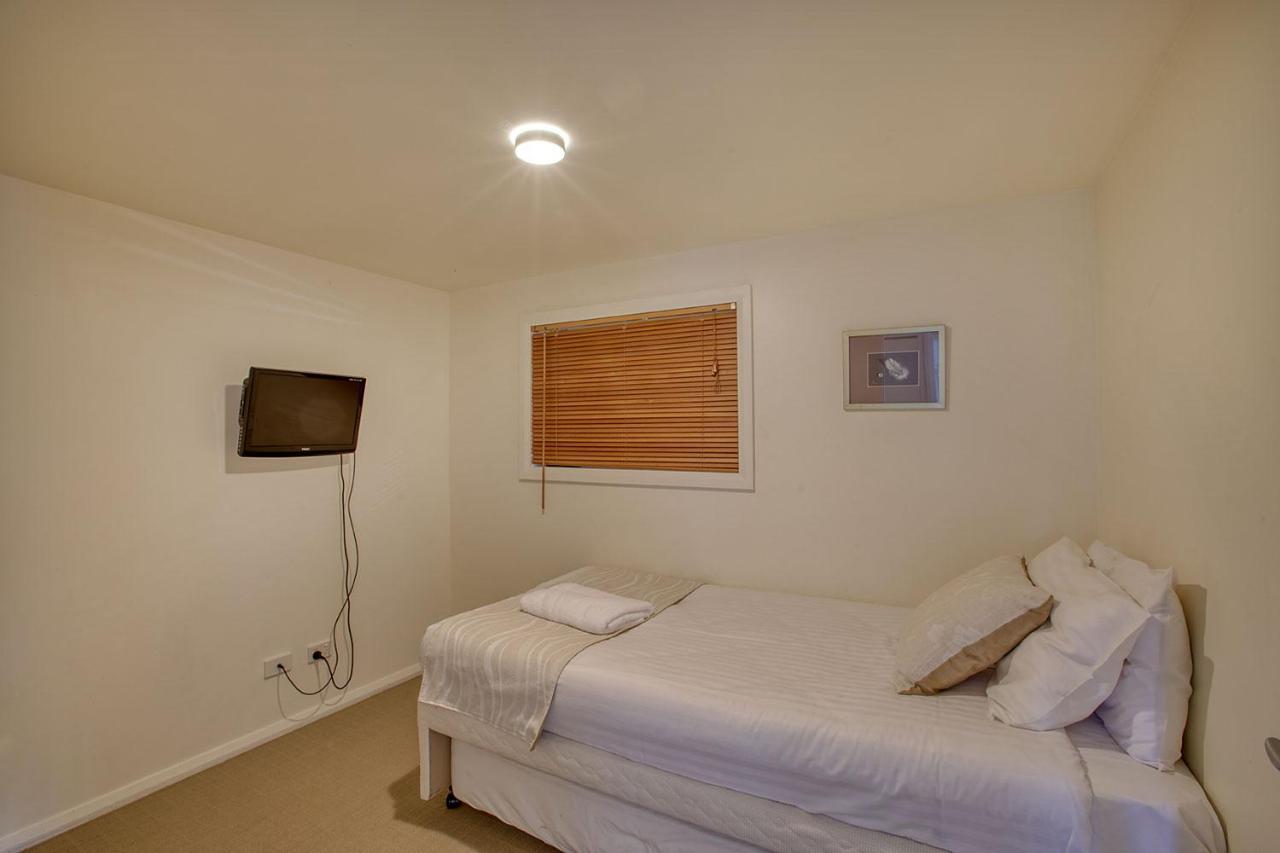 Quarterdeck Apartment Binalong Bay Exteriér fotografie